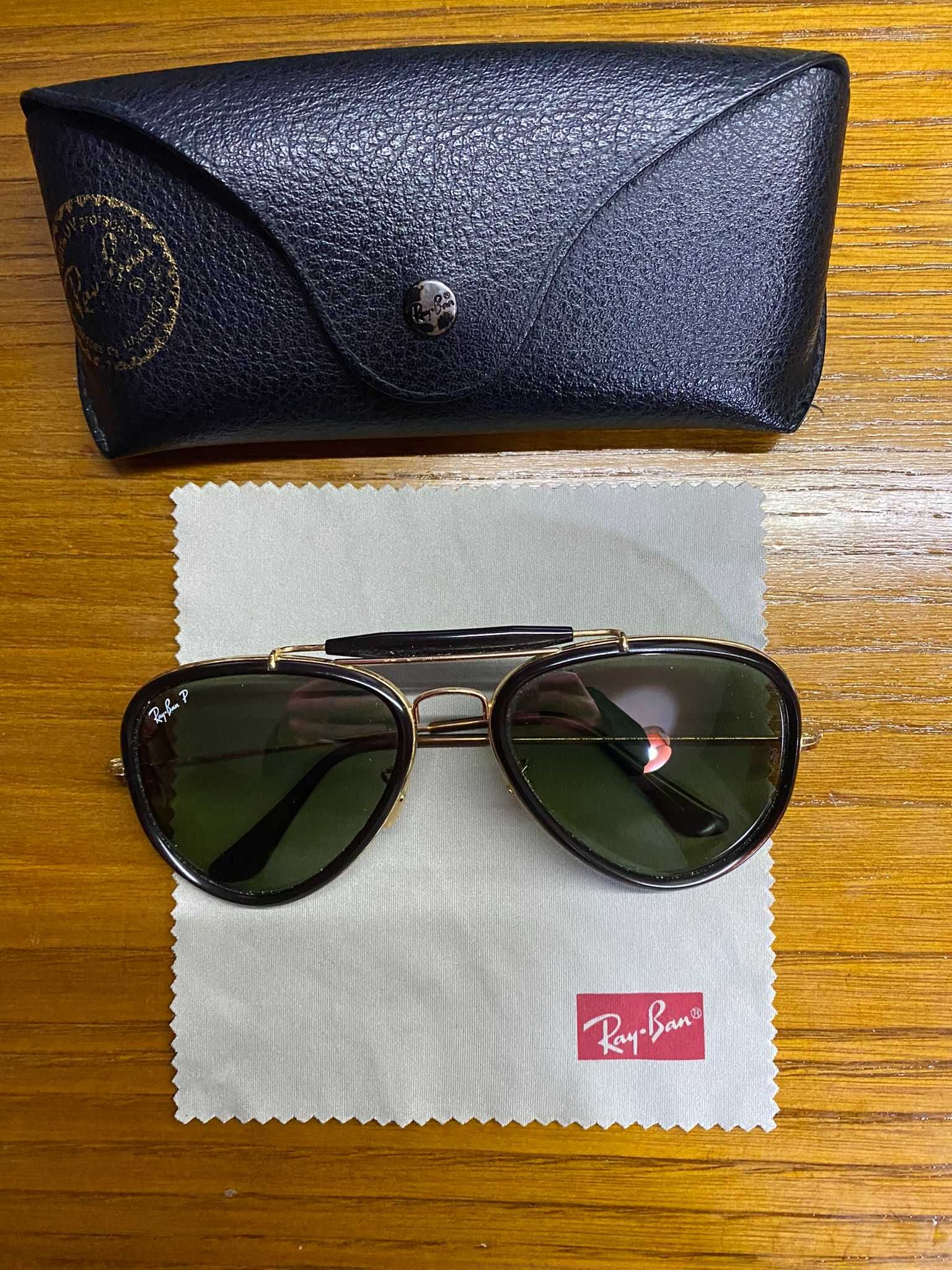 Óculos de Sol Ray-Ban Preto e Dourado