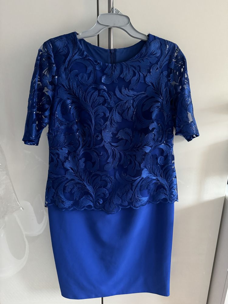 Nowa sukienka niebieska/chabrowa z koronką