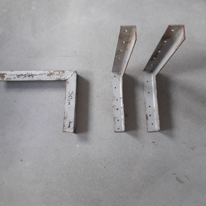 Kątownik 40x30 cm,metalowy,mocny. 3 sztuki