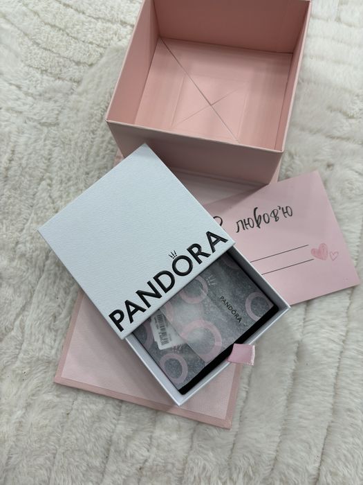 Браслет Pandora,(є шарми)