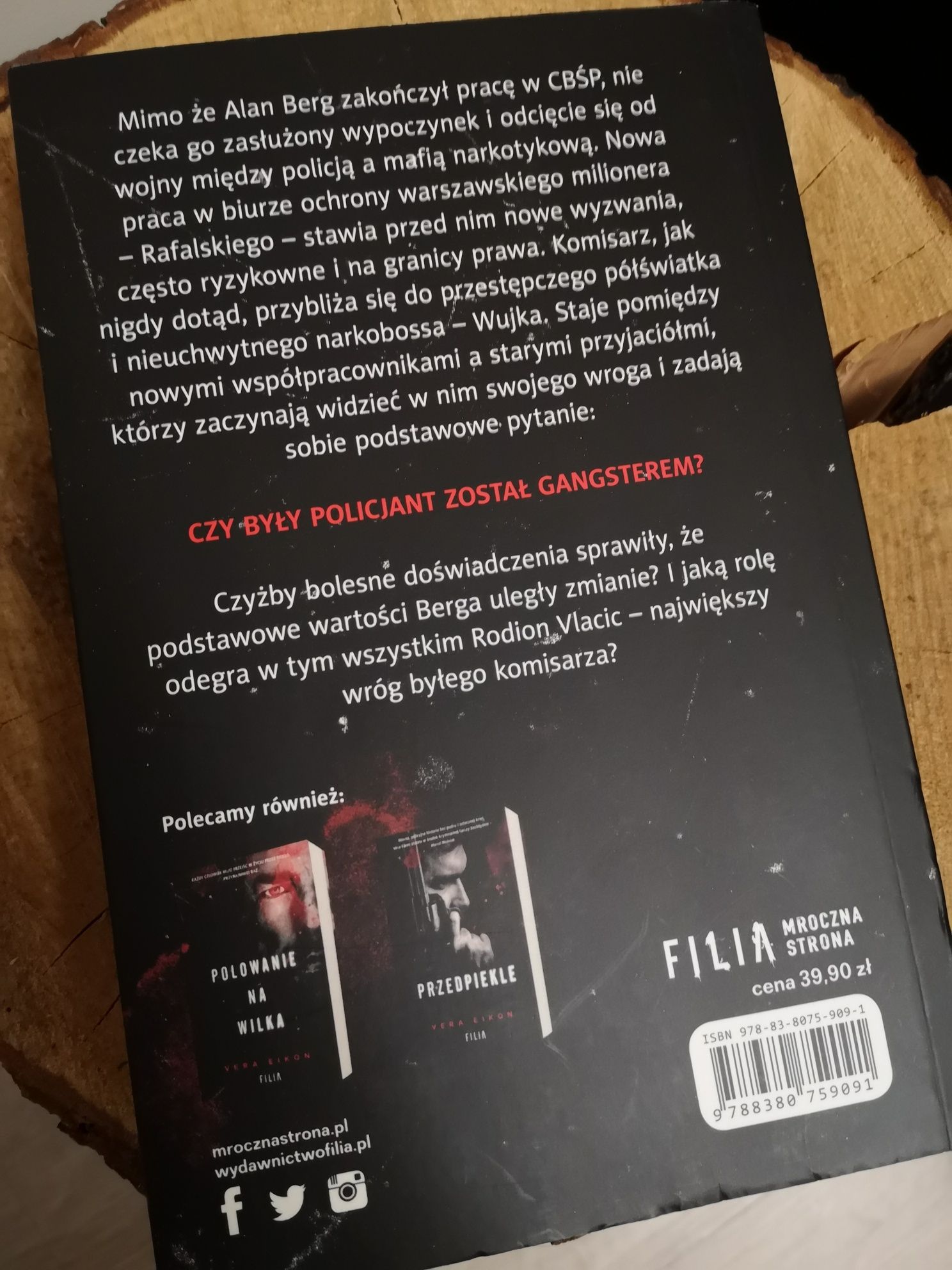 Książka "Prochem i cieniem", V. Eikon