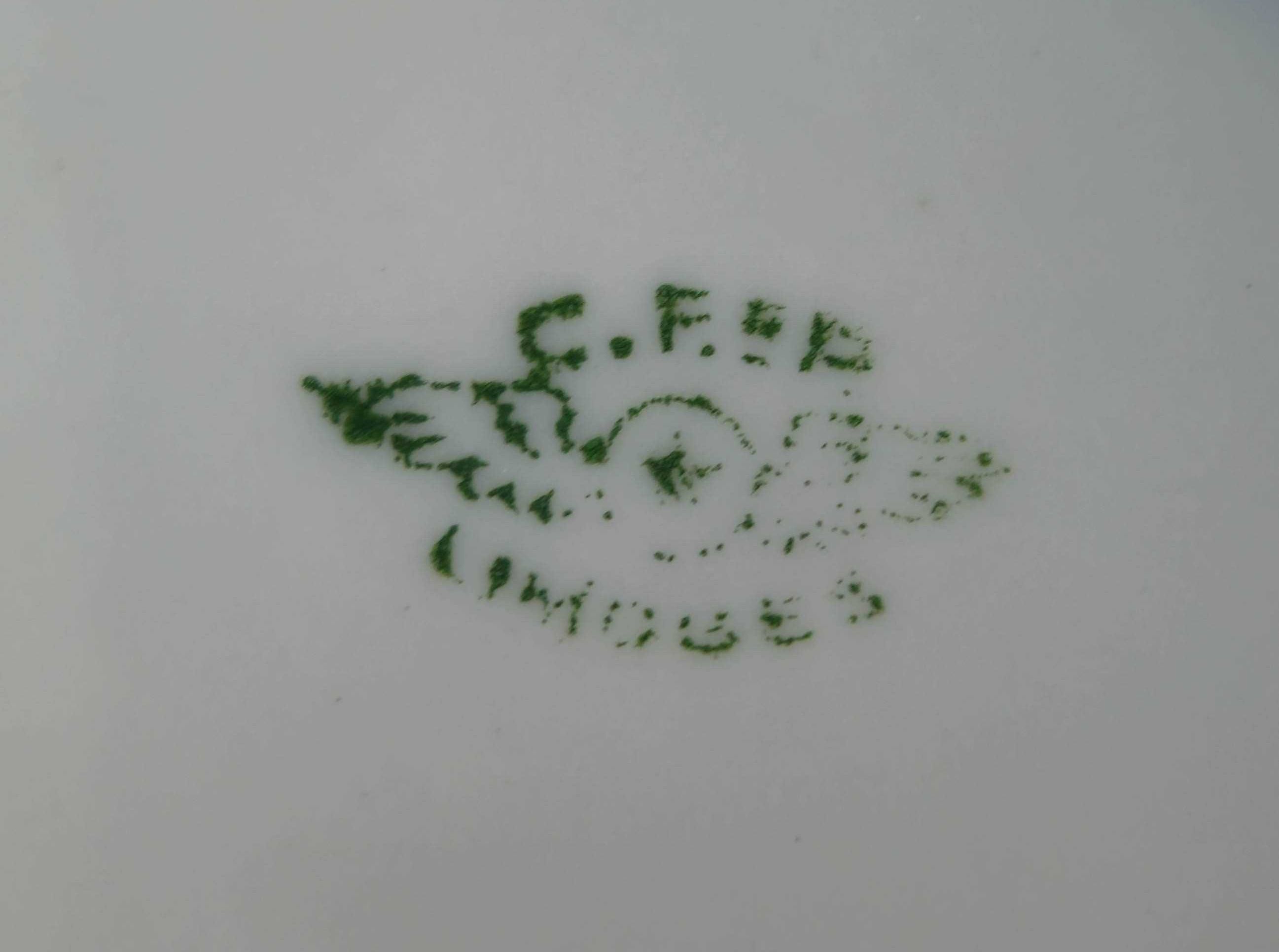 Piękna filiżanka z białej porcelany sygnatura LIMOGES