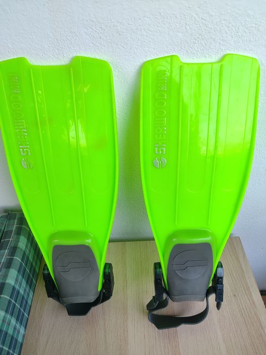 Barbatanas muito boas como novas