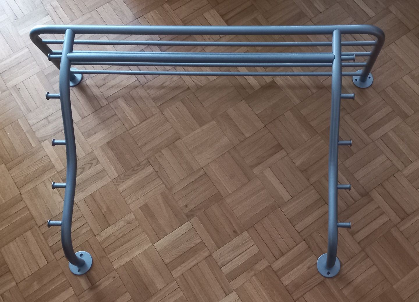 Wieszak ścienny do przedpokoju
