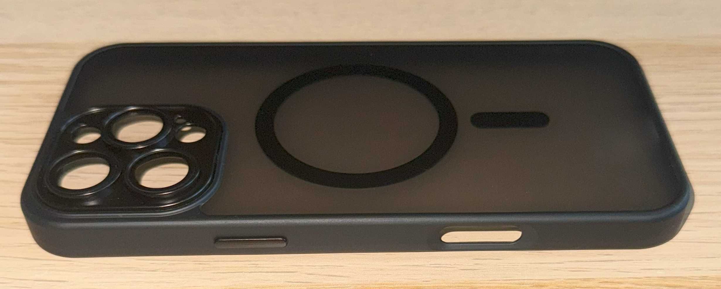 Etui iPhone 16 Pro Max MagSafe z osłoną aparatu półprzezroczyste