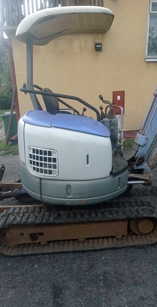 Minikoparka mitshubishi mm20cr z 2005 rok
