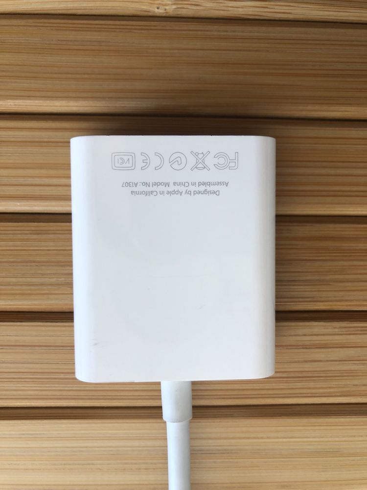 Apple oryginalna przejściówka z Mini DisplayPort na VGA - adapter