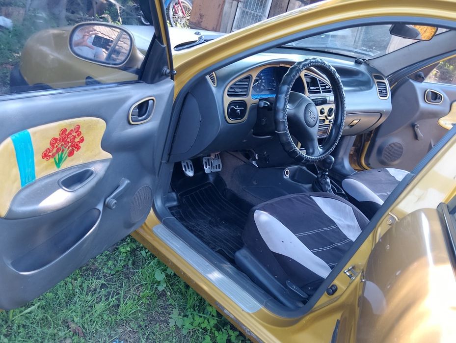 Продам сенс 1.3 в хорошому стані