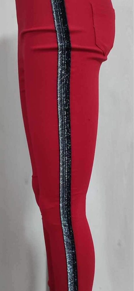 Legginsy damskie czerwone. rozmiar S/M