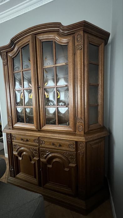 Dębowa szafa-witryna, lite drewno, piękna rzeźbiona