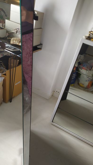 Espelho alto com suporte atrás para ficar de pé ou pendurar