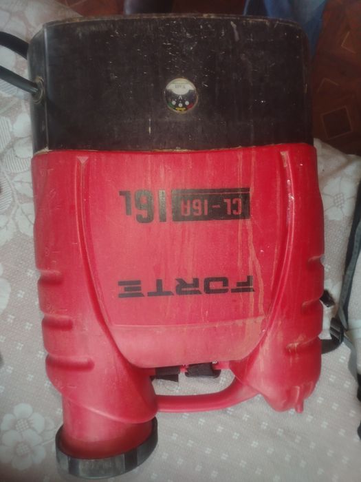 Продам акамуляторный опрыскиватель Forte 16L, на запчасти.