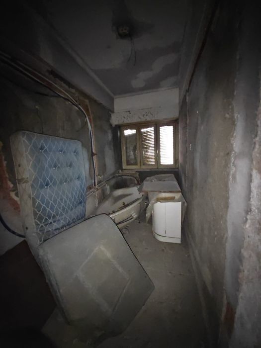 Vendo T4 Alvalade devoluto para OBRAS TOTAIS