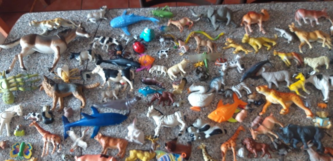 Conjunto de Bonecos Animais Diversos