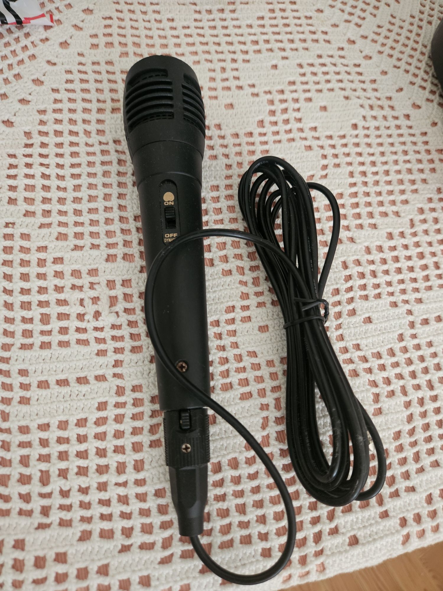 Conjundo: Duas Colunas Bluetooth + Microfone