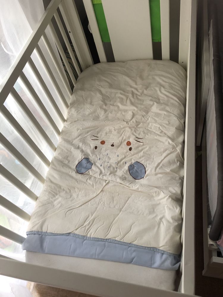 Berço Bebe Branco com 2 colchoes