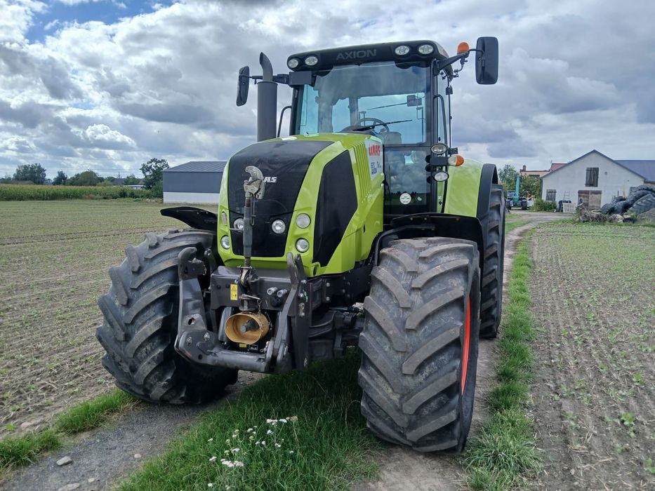 Ciągnik rolniczy Claas Axion 820