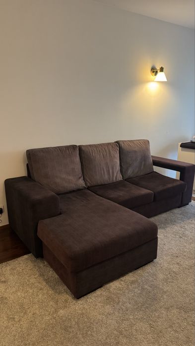 Sofá de três lugares