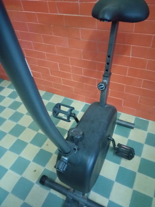 Máquinas de exercícios de ginásios