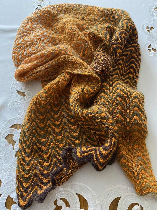 Szal ręcznie wykonany