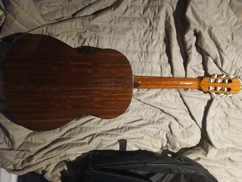 Admira Monica guitarra clássica