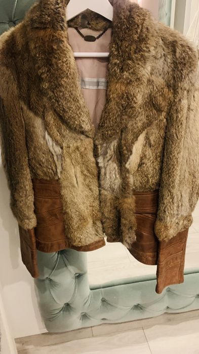 Casaco pelo natural e couro