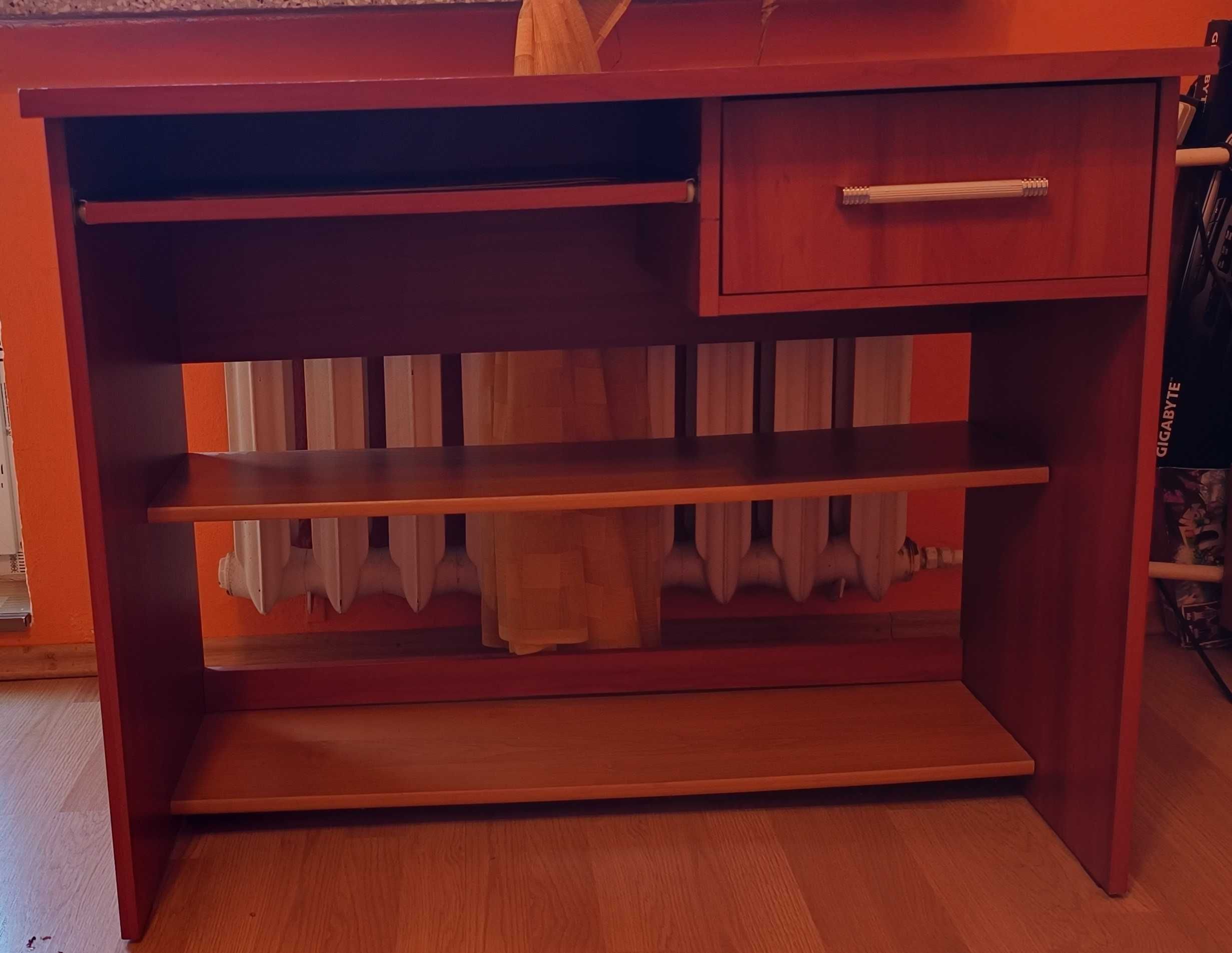 biurko drewniane kolor wiśniowy