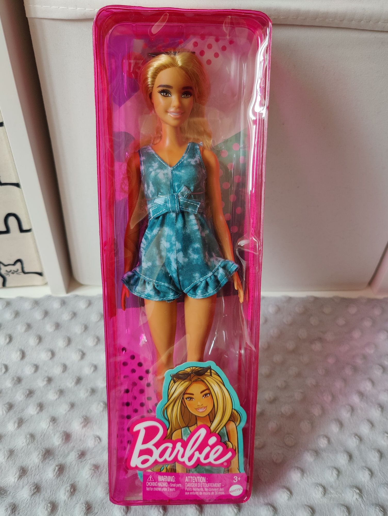 Lalka barbie Fashioistas 173 blondynka w niebieskim kombinezonie