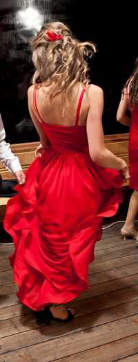 Piękna suknia/sukienka czerwona balowa z szalem