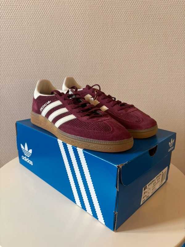 Shadow Red\Piłka ręczna*adidas nowy UnisexTrampki.38