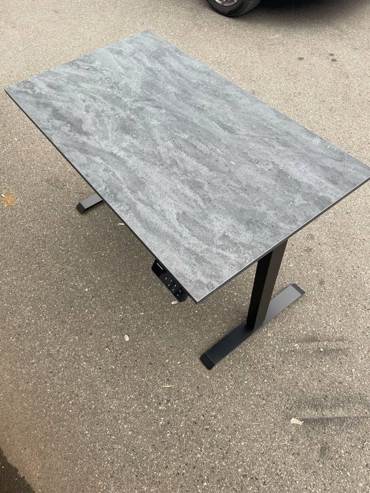 Регульований стіл ADAPWORK SmartDesk, Новий