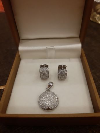 Komplet srebrnej biżuterii, zawieszka i kolczyki