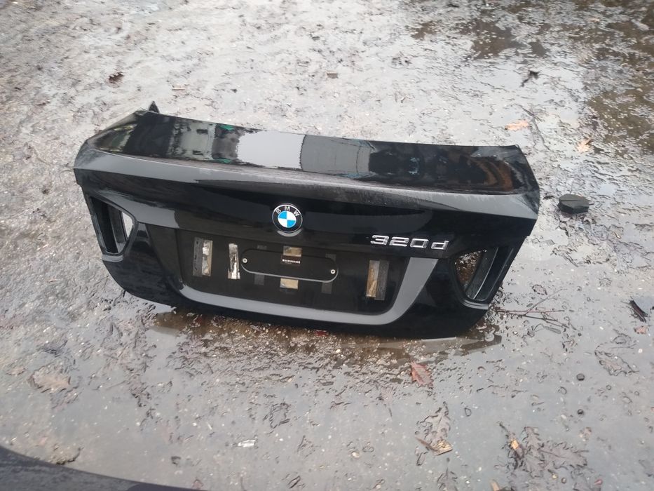 Klapa bagażnika BMW E90 czarna srebrna brak kodu lakieru