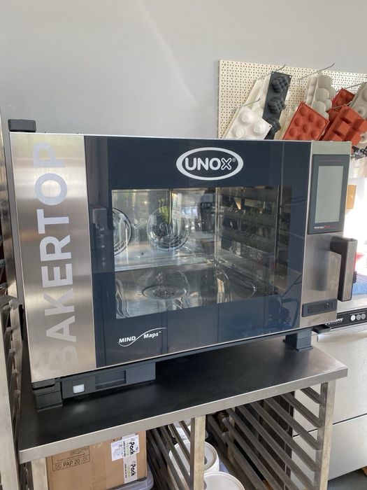 Пароконвектомат Unox ХЕВС 04EU E1RM