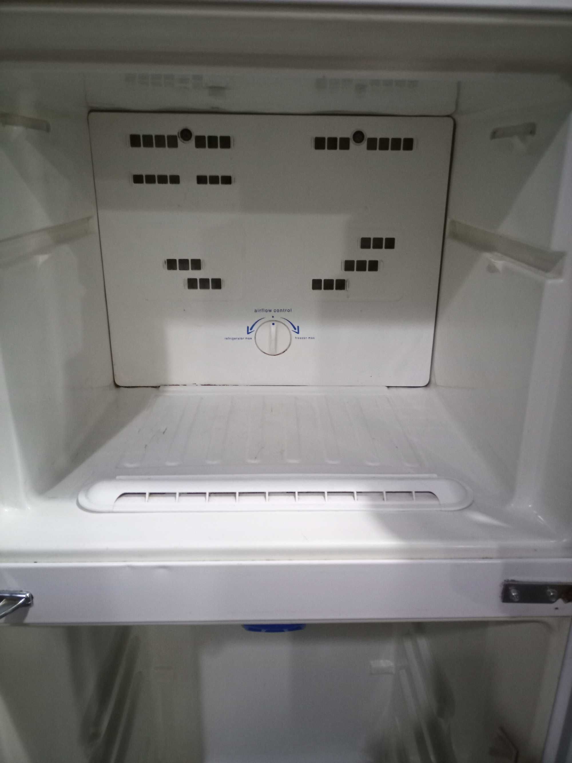 Холодильник Whirlpool б/в
