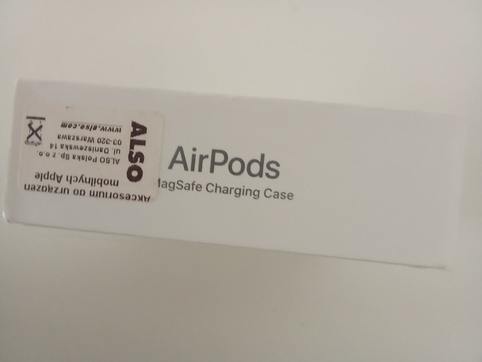 Sluchawki Apple AirPods 3 z ladujacym etui
