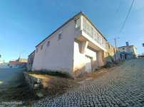 Quinta com 47.000 m2 junto ao Rio Calvo, em Valpaços, ideal p/ turismo