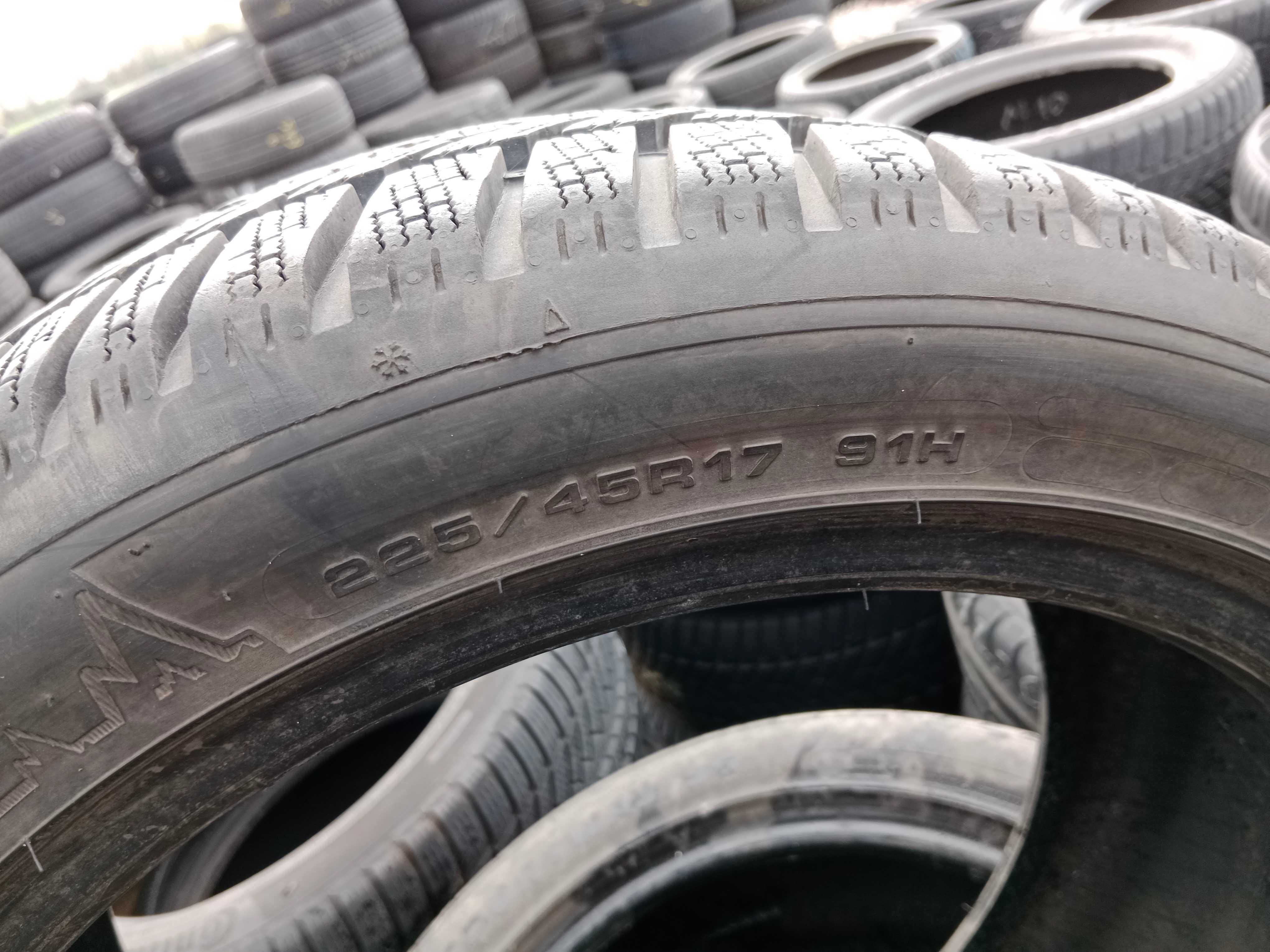 Opona używana 225/45R17 Dunlop Winter Sport 5 1szt.