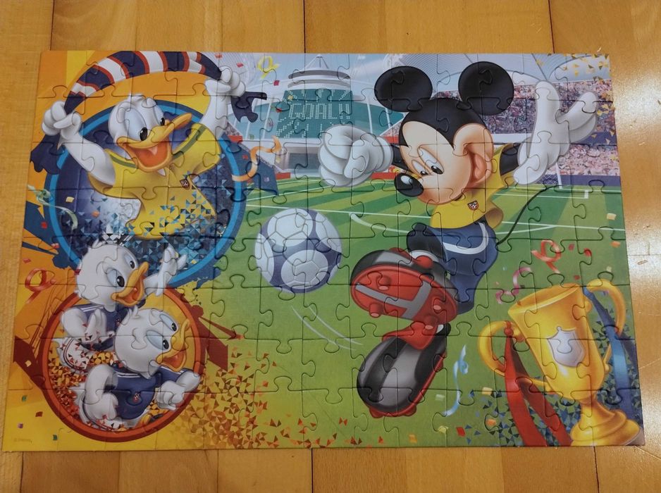 puzzle myszka miki na boisku trefl 5+