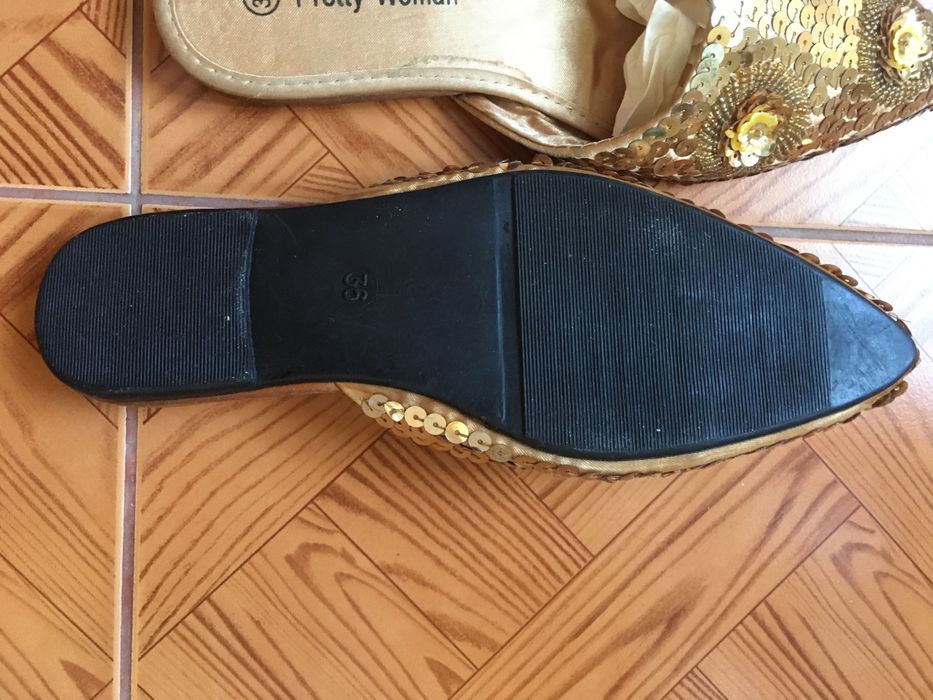 Комфортная обувь с закрытым носком и пяткой