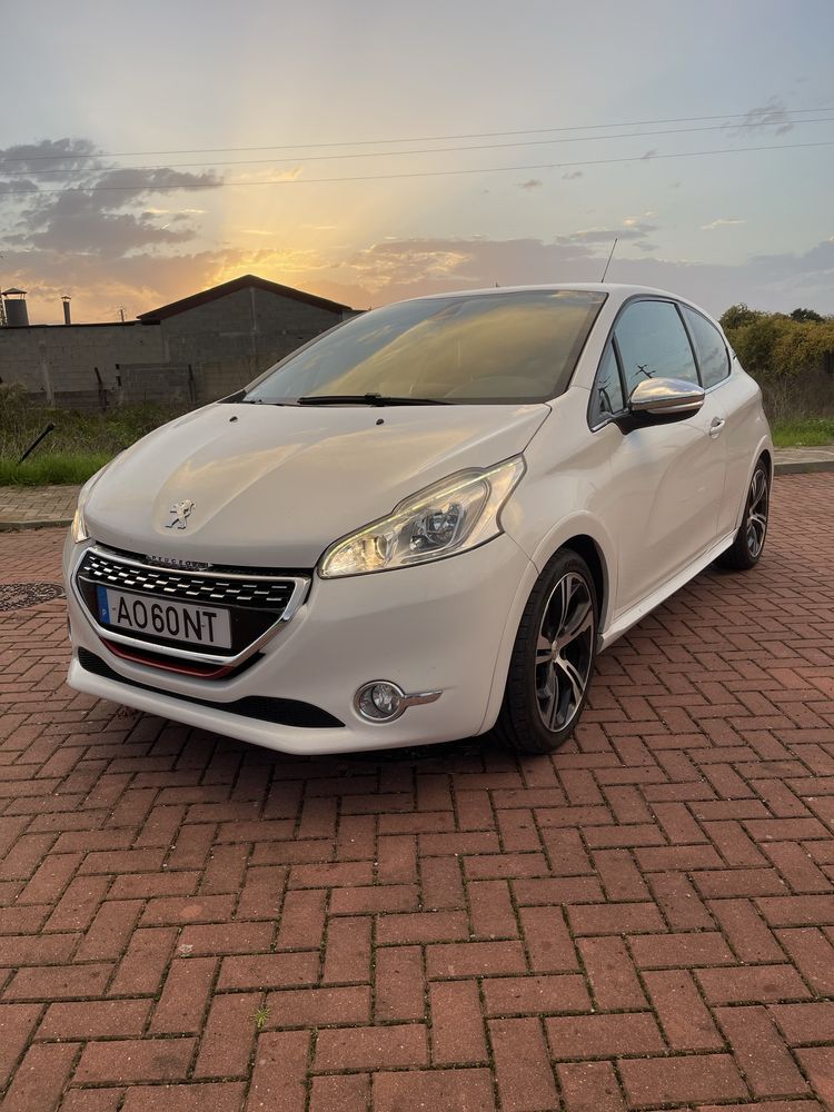 Peugeot 208 GTI 200cv
