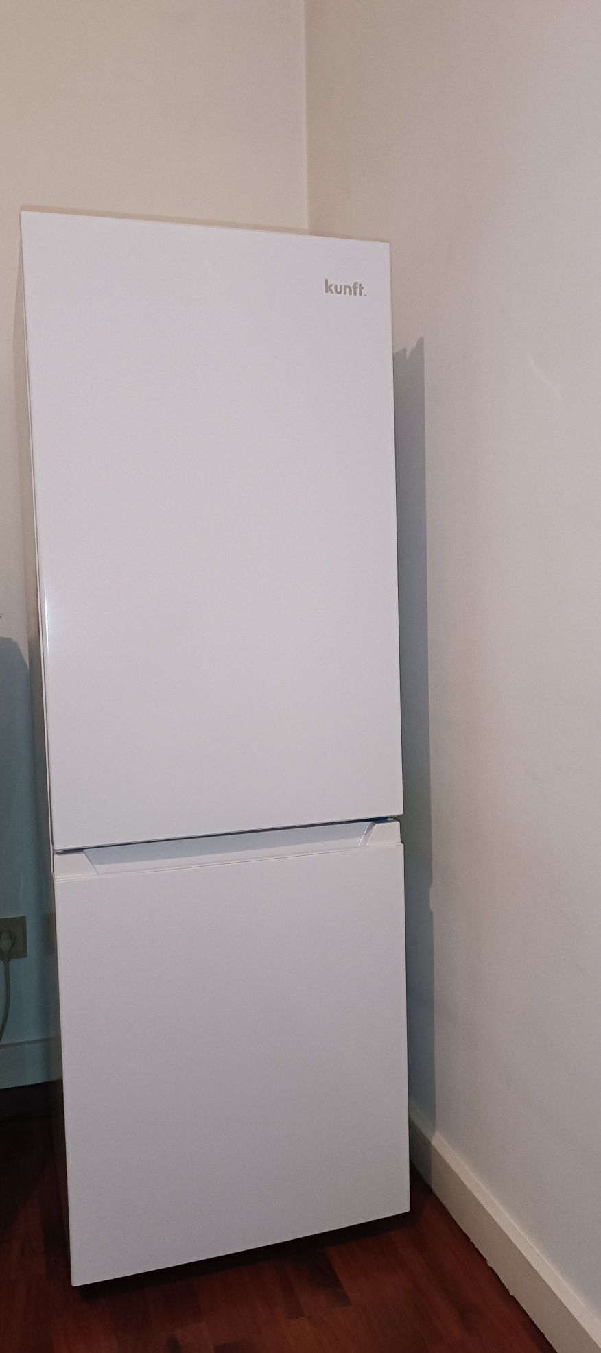 Frigorífico Combinado Kunft KC6455 – Excelente Estado!