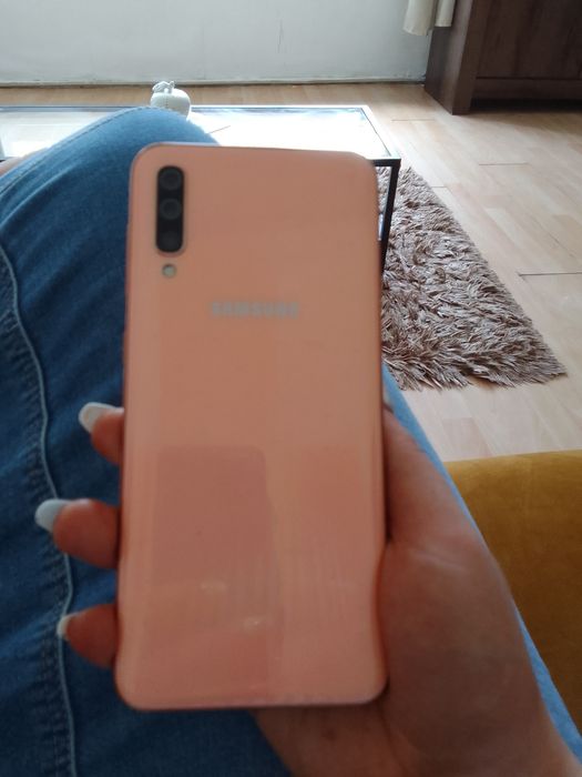 Samsung Galaxy A50 różowy