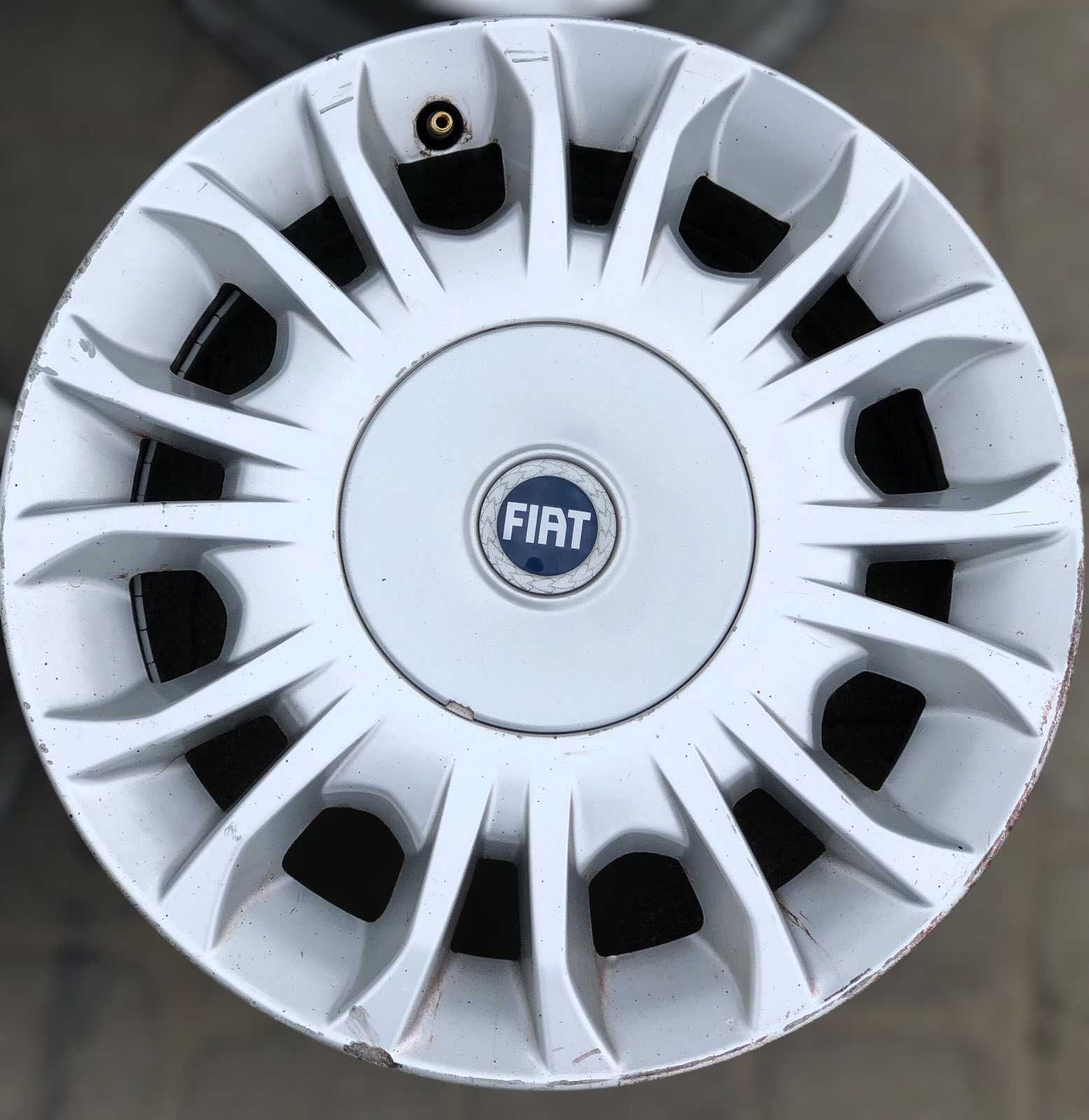 Оригінальні легкосплавні диски 4 98 R14 6J ET35 Fiat