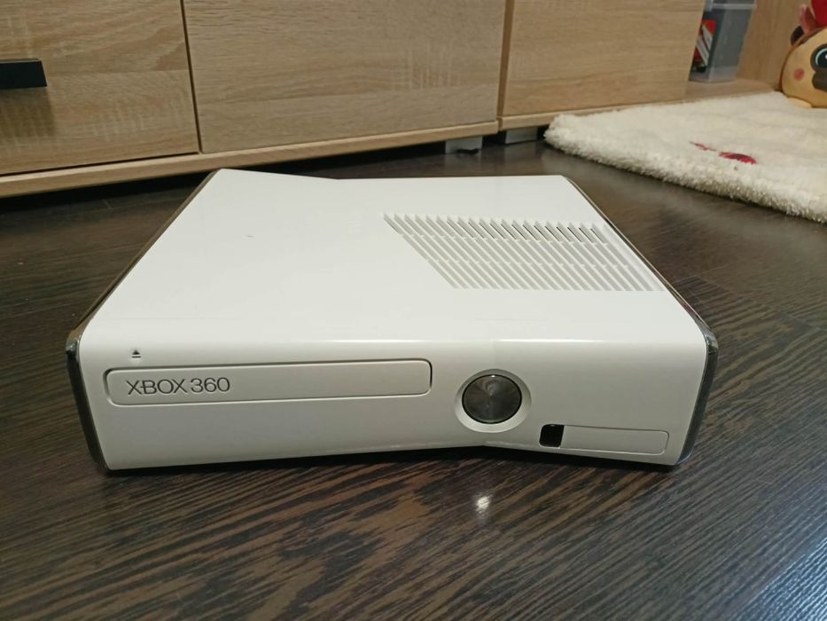 Xbox serii 360 jak nowy po detalingu. Minecraft, Rayman, just dance