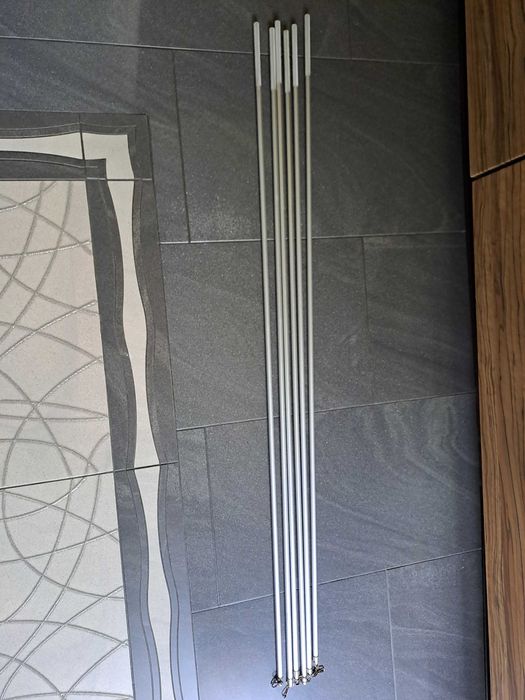 Trzy karnisze Ikea Kvartal 140cm
