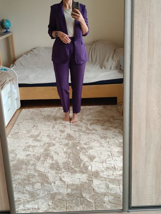 Nowy garnitur śliwkowy fioletowy