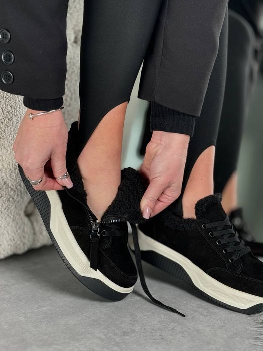 Теплі шкіряні , замшеві кросівки на хутрі, білі, чорні