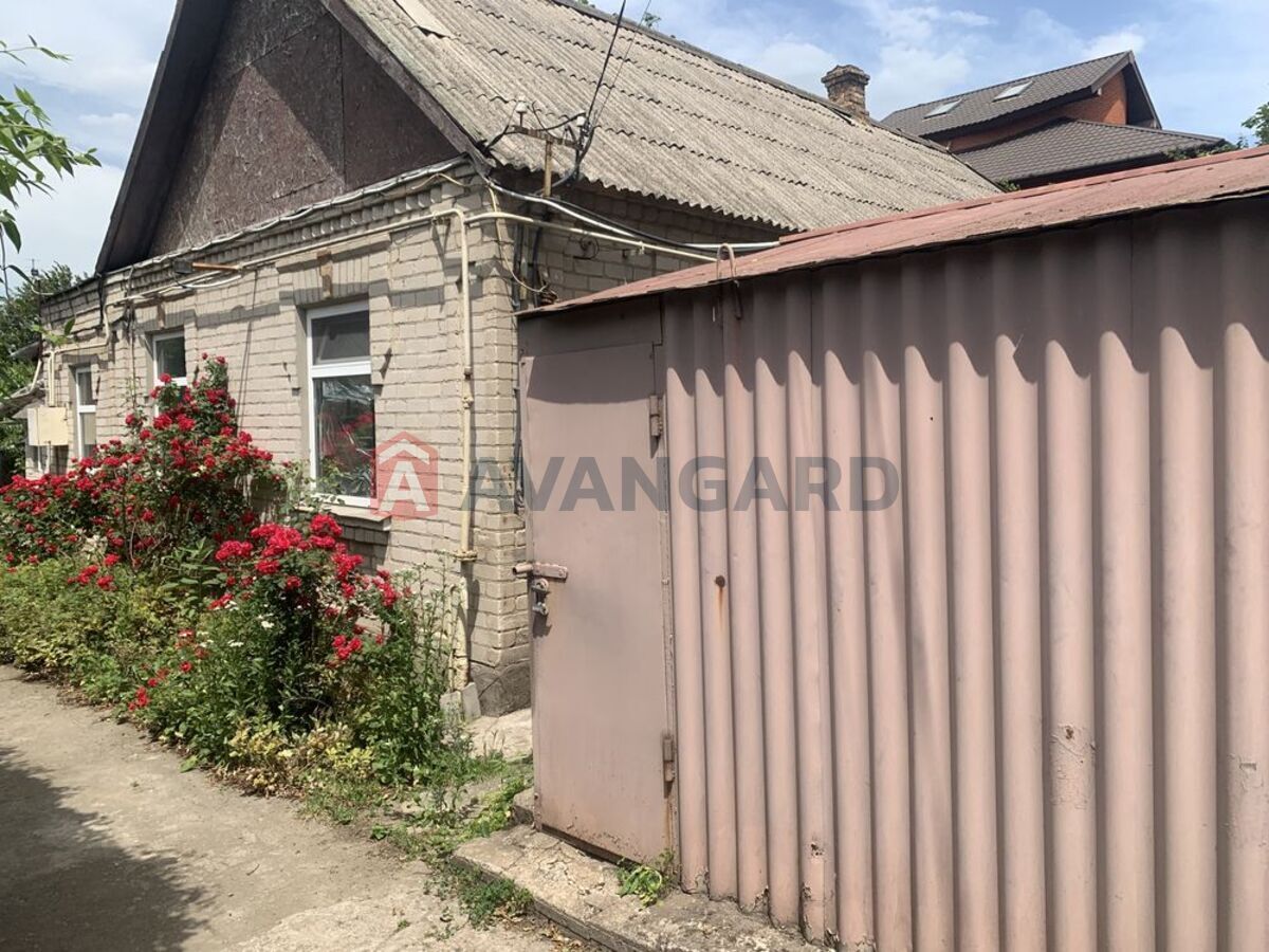 Продам частину будинку.