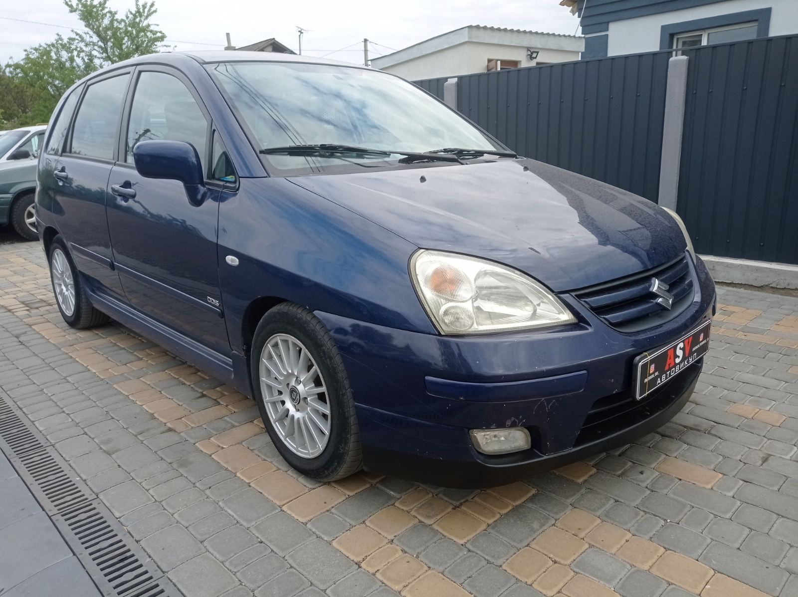 Продам SUZUKI LIANNA 2004 год дизель 1.4